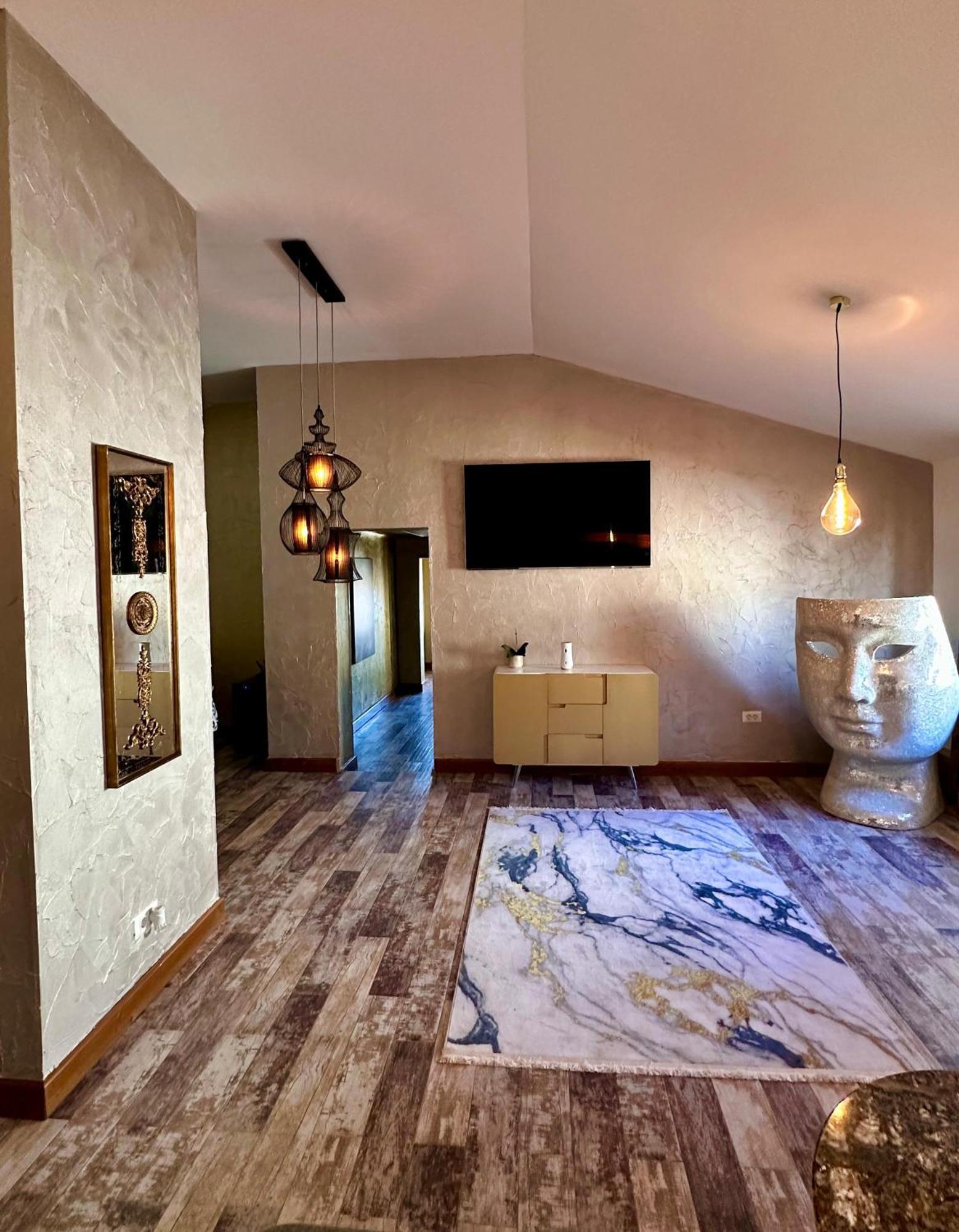 Madison Lake Villa Balotesti Kültér fotó