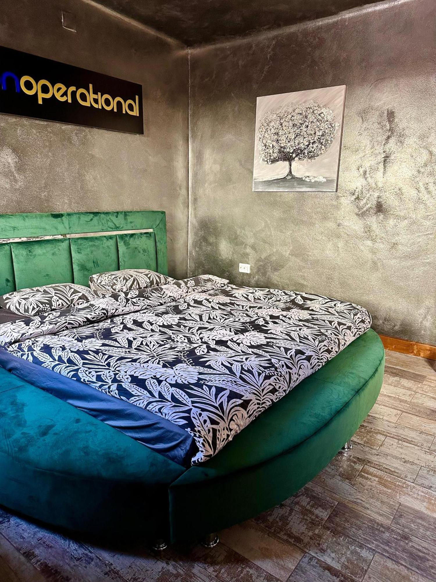 Madison Lake Villa Balotesti Kültér fotó
