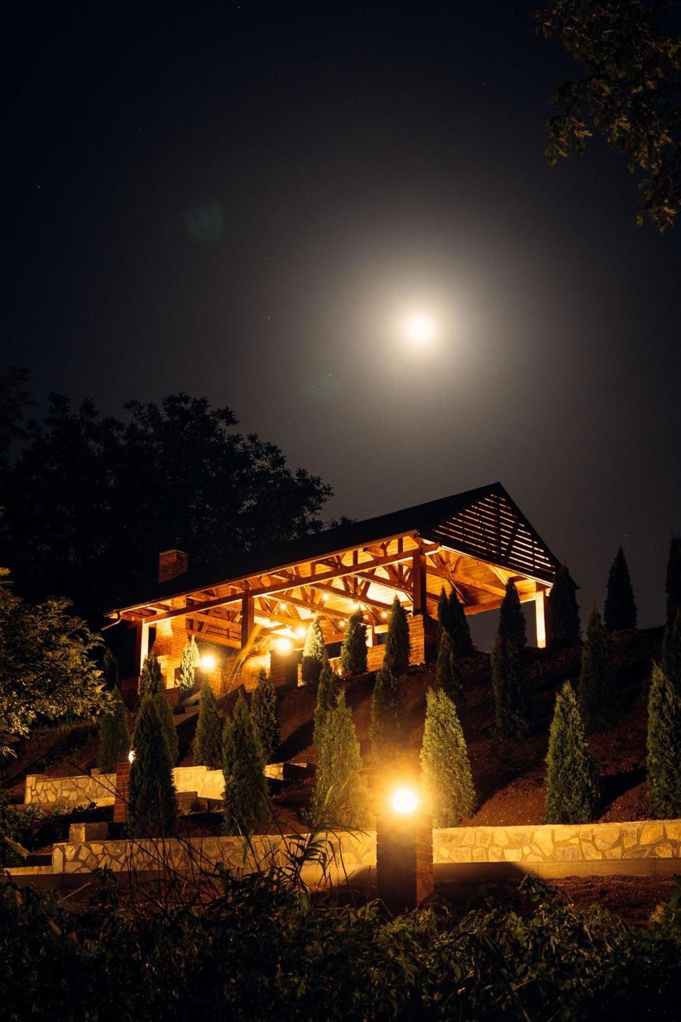 Madison Lake Villa Balotesti Kültér fotó