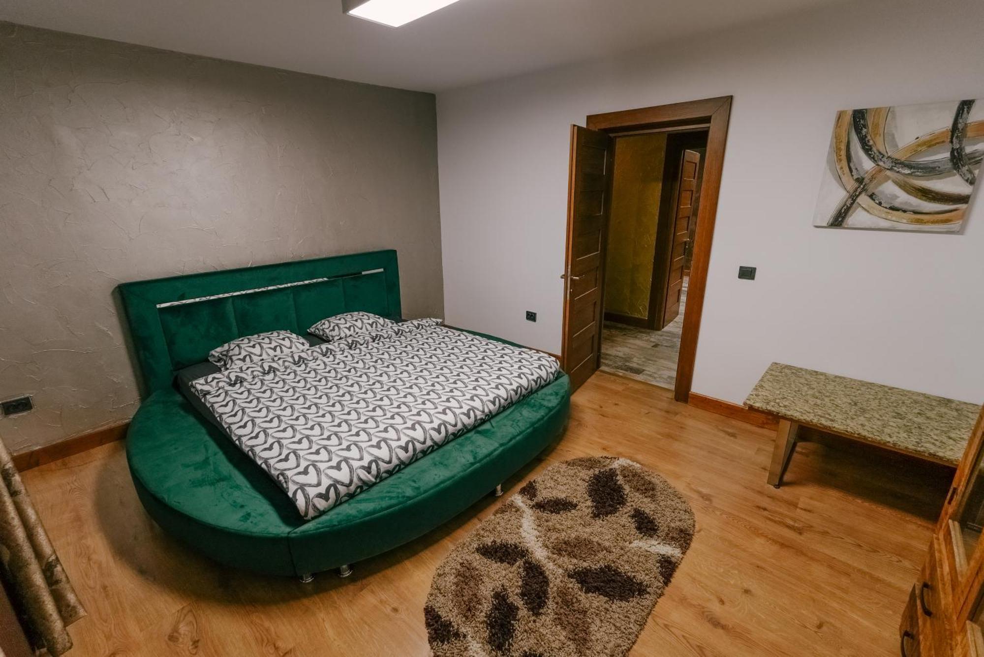 Madison Lake Villa Balotesti Kültér fotó