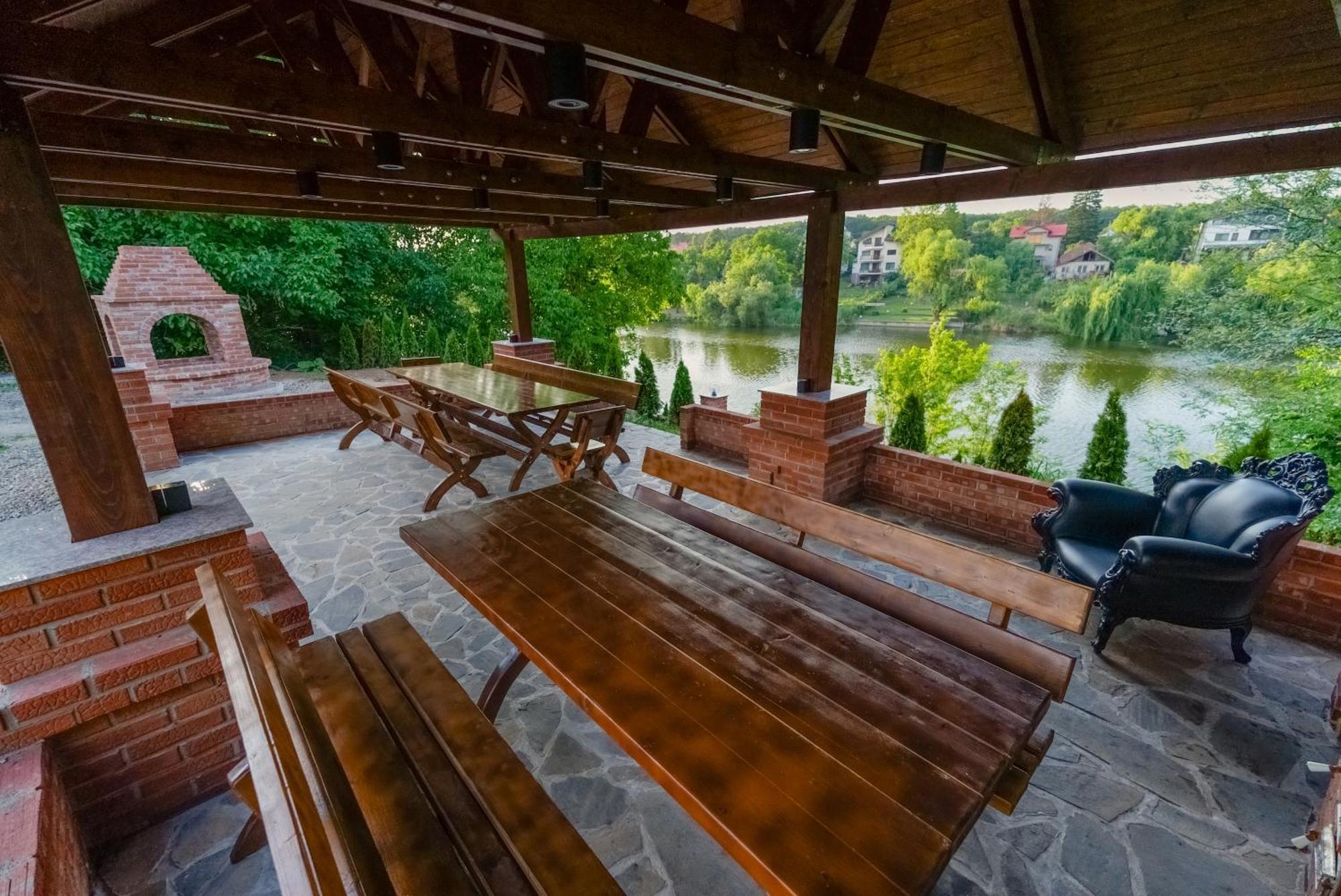 Madison Lake Villa Balotesti Kültér fotó